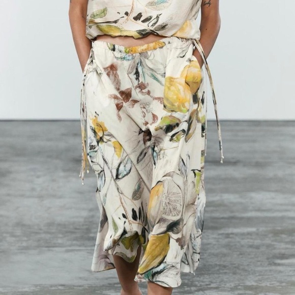 Zara Dresses & Skirts - Zara Laser Fruit Print Lemon Pineapple Midi Multi Yellow & Soft Tan Flowy Skirt